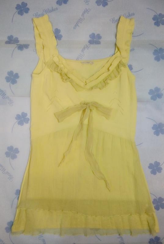 淺黃色無袖洋裝