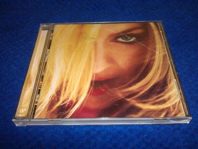 [柳泉書坊]~瑪丹娜 GREATEST HITS VOLUME 2 10年回顧精選專輯1991-2001 華納 2001年發行 100元