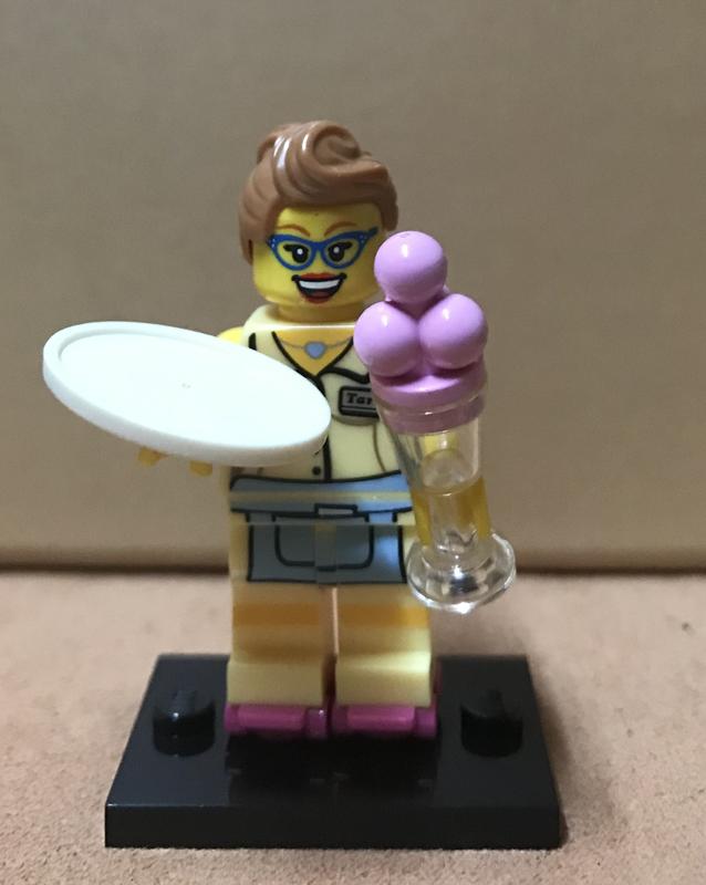 全新 LEGO 樂高 71002 Minifigures 人偶包 11代 女服務生 Diner Waitress