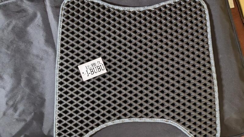 彪虎125/150/200/J-BUBU/BON/ALPHA MAX-排水腳踏墊.鬆餅墊.蜂巢腳踏