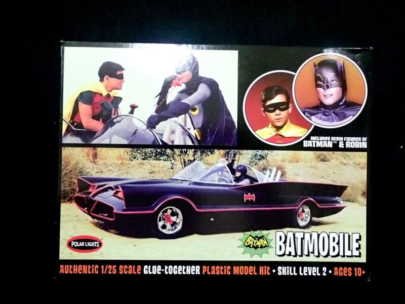 POLAR LIGHTS 1/25 蝙蝠俠(1966)蝙蝠車 付1/25 蝙蝠俠與羅賓 人形,塑膠組合模型