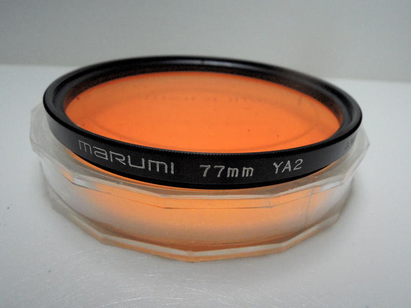 庫存日本MARUMI 77mm YA2原廠紅色特殊濾鏡,鏡片漂亮,希望知貨高手前輩收留,有膠盒.便宜賣抱歉不面交,謝謝