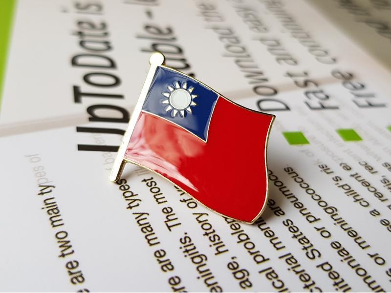 大尺寸。台灣徽章。胸針。別針。中華民國。大尺寸。W2.5xH2.3公分