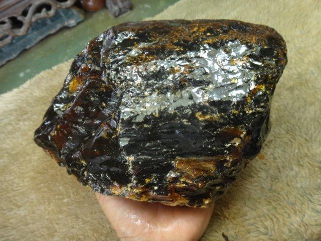 珍藏波羅的海 天然原礦原石 硬質清透紅色琥珀原礦 ~~ 千年靈性寶石 驅邪避凶 改善居家 風水磁場 ~~TA3