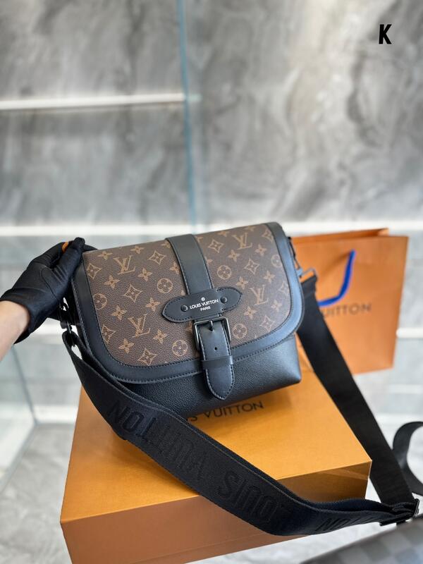 Louis Vuitton MONOGRAM Saumur Messenger (M45911)