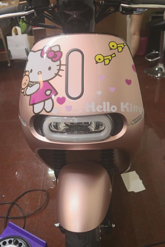 【擎天國際】GOGORO Hello Kitty 彩貼訂做 痛腳踏車輪版 代工製作輪板碟輪蓋 貼紙 手機殼