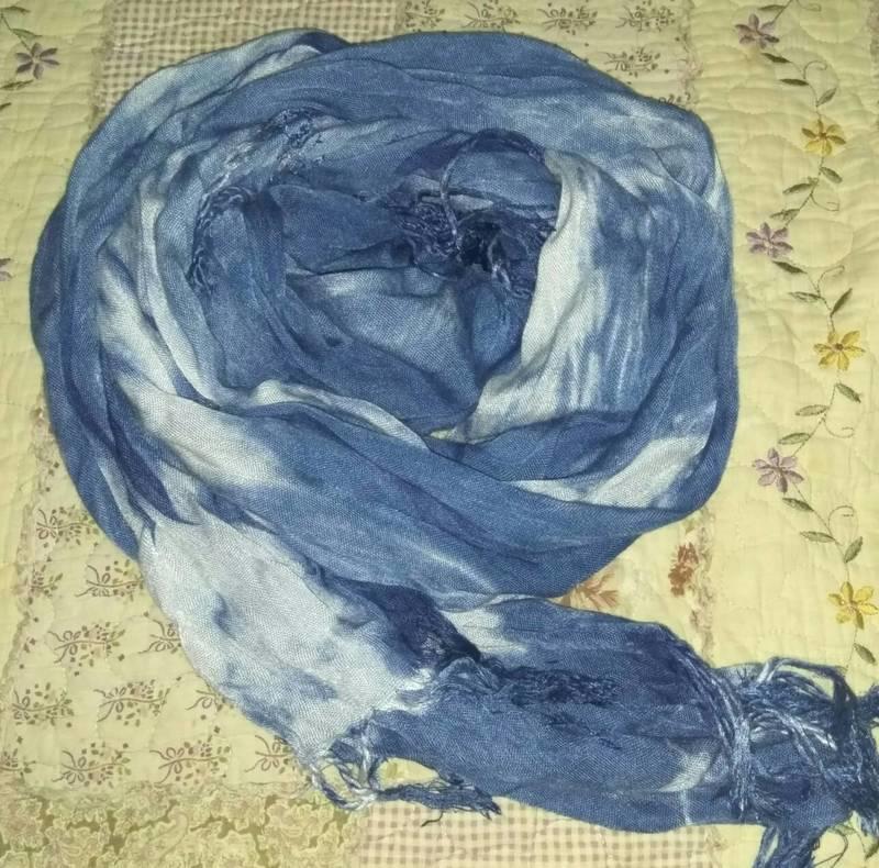 <文字輩小舖>手工純棉藍染圍巾  獨一無二   純植物染 雲彩圖案 薄款