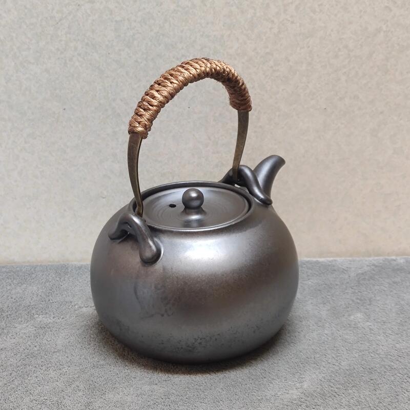 京窯奈米鈦高導熱J130耐熱直火陶壺、燒水壺。提把為防燙銅把。(1400cc)【現貨商品，當日出貨】