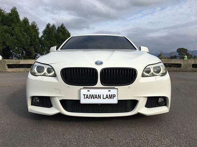 《※台灣之光※》全新BMW寶馬F10 F11 13 12 11 10 09年歐規前期原廠型HID光圈魚眼投射大燈頭燈空件