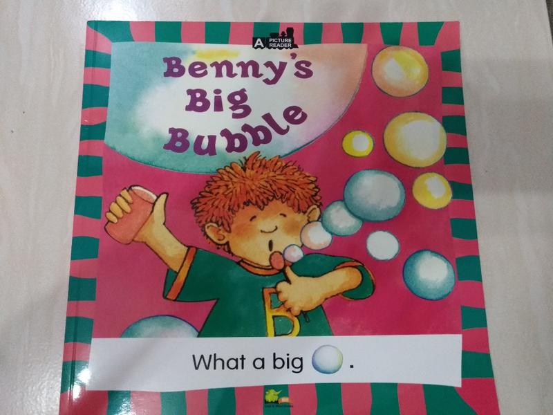 (便宜賣)九成新 Benny's Big Bubble英文童書＋CD 只賣＄150
