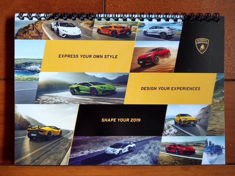 全新未使用~原廠限量精品~ Lamborghini 藍寶堅尼 精品 2019 年 品牌限量紀念 年曆 桌曆