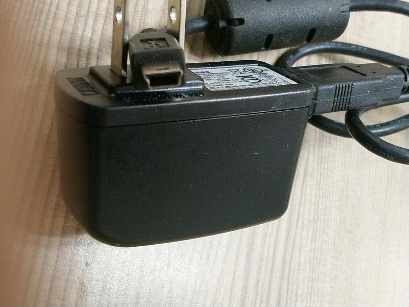 Switching power supply P-032B USB接口的電源供應器/變壓器input 100-240V,