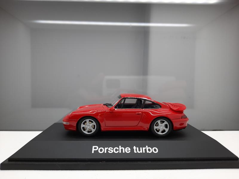 <免運費>1:43 德國製無外紙盒 PORSCHE 911 (993)TURBO (紅/黑內裝)