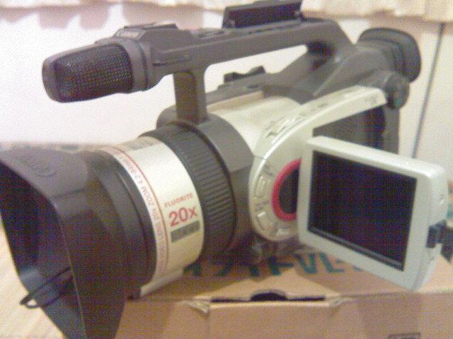 Canon XV1 3CCD 20X  DV (GL1)