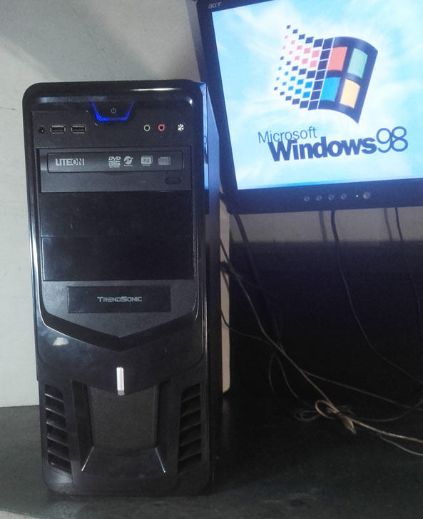 【窮人電腦】跑Windows 98系統！自組技嘉Win98工業主機出清！外縣可寄！