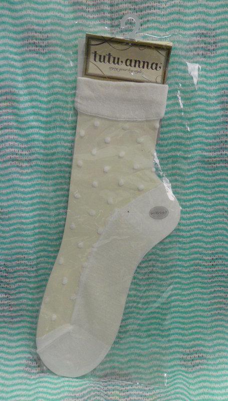 日本品牌 tutu anan  白色  水玉點點款式 短襪 薄絲襪 -全新 可換物