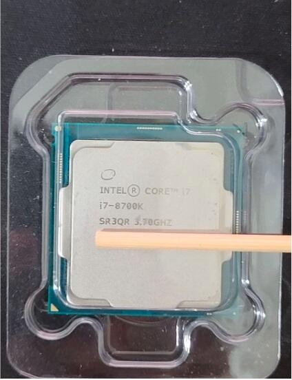 Intel 8700k cpu 含運~