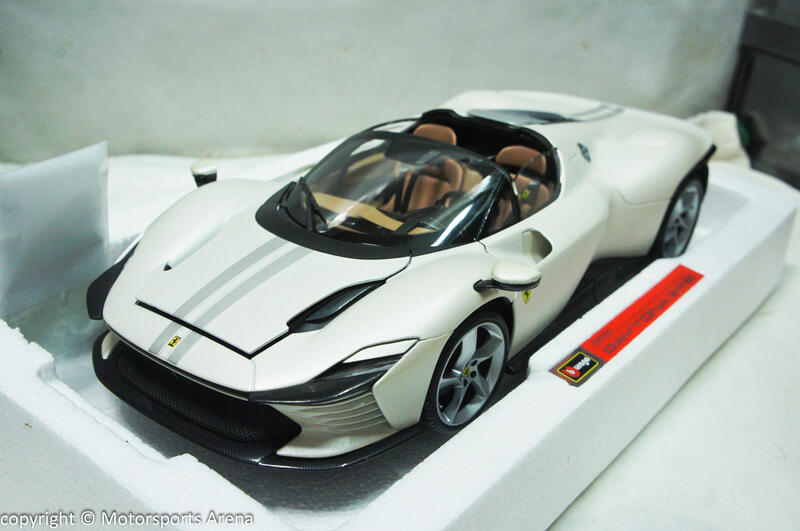 Bburago 1/18 Ferrari Signature - Daytona SP3 - Blanche - pas cher