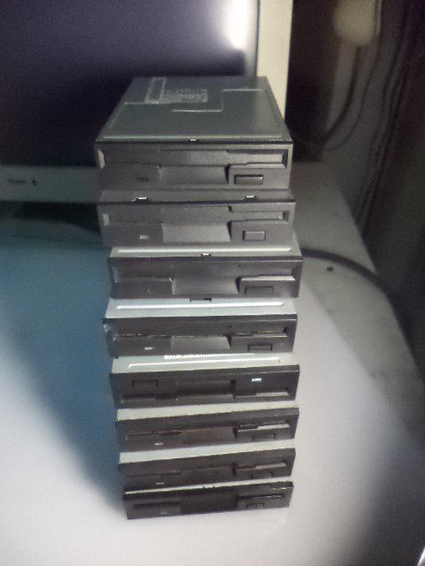 露天二手3C大賣場 內接式1.44 軟碟機 磁碟機 測試良品 1台 350元 隨機出貨 品號 9277