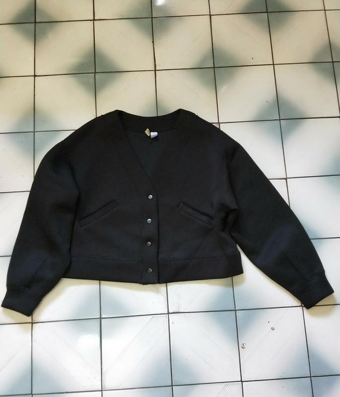瑞典品牌 H&M DIVIDED 女款 黑色系 太空棉材質 短版外套 開襟外套 防寒 保暖- M size