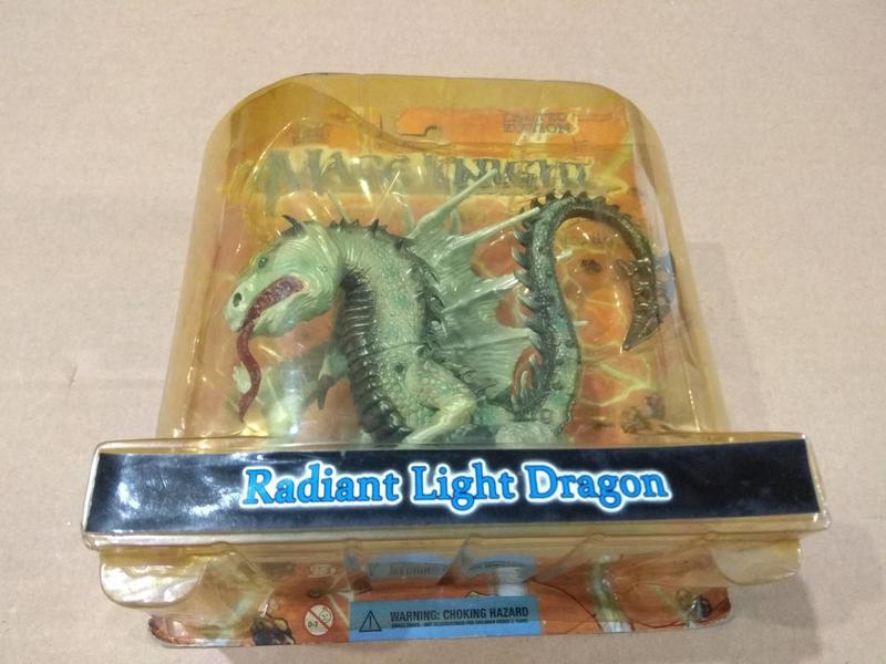 玩具小子 戰棋 MAGE KNIGHT 奇幻武士 魔法騎士 Radiant Light Dragon 外殼發黃