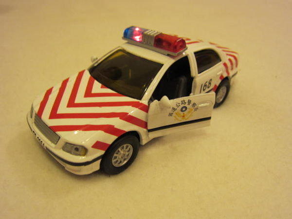 【KENTIM 玩具城】全新EAPAO警車(國道高速公路警車)擬真烤漆合金迴力車(易保公司貨)