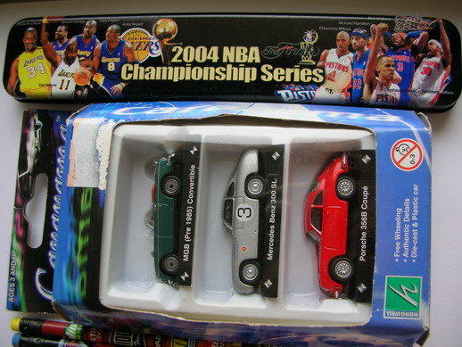 福袋---NBA鉛筆盒+模型小車+Cars鉛筆3枝=295元/組