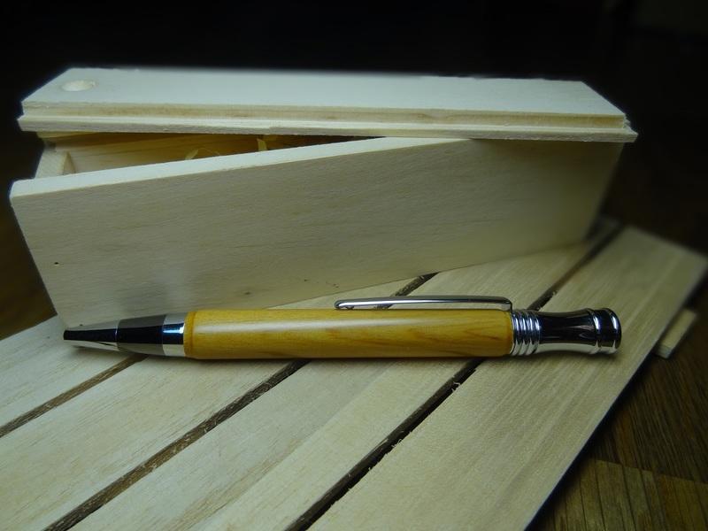【木頭貓】台灣檜木 原木 旋轉式鋼珠筆 木頭筆 木筆