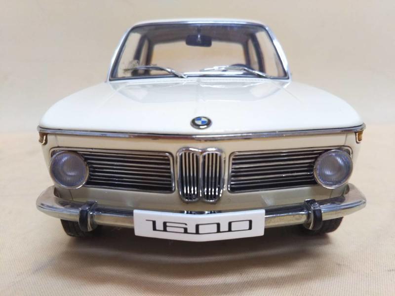 AUTOart 1:18 BMW 1600-2 MILLENNIUM照後鏡非原車，已找一樣車型補上