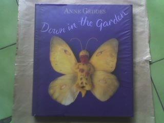 攝影/(絕版)Anne Geddes-Down in the Garden(攝影集，大開精裝本)