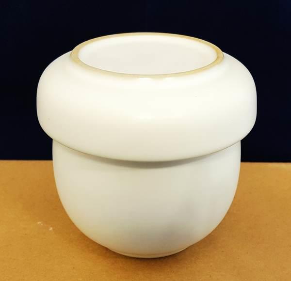創新白瓷個人杯 蓋子 濾網 白瓷杯 不佔空間 方便泡茶 容量200cc 有附禮盒子 辦公室 公司 家裡,送禮兩相宜.