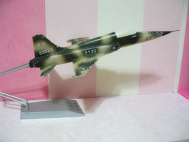 【便宜賣】早期 F-5國軍中正號戰鬥機 金屬模型（含運費）