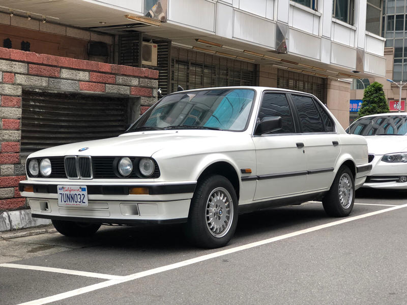 經典BMW E30 318 自排，珍珠白，非M3/316/320/325