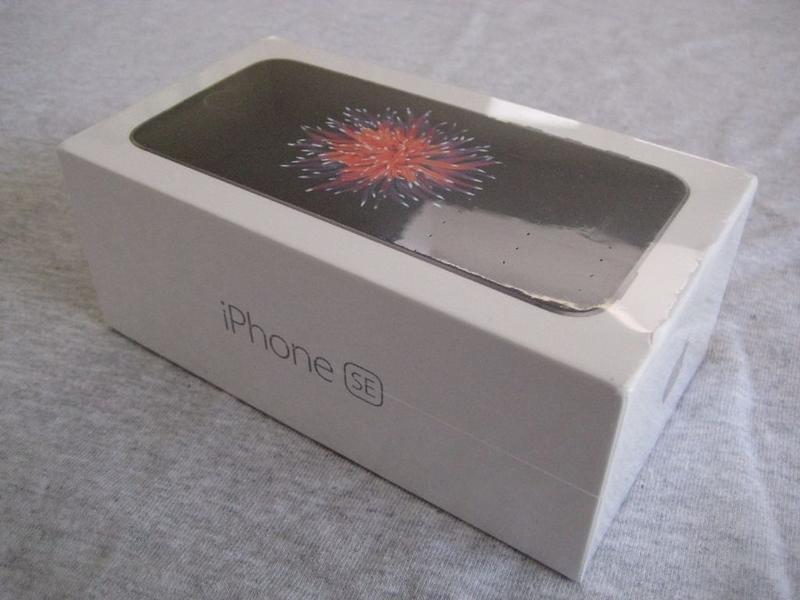 全台唯一! 全新盒裝未拆封 iPhone SE 一代四吋 64G 太空灰色 64GB 鎖卡機 蘋果保固一年