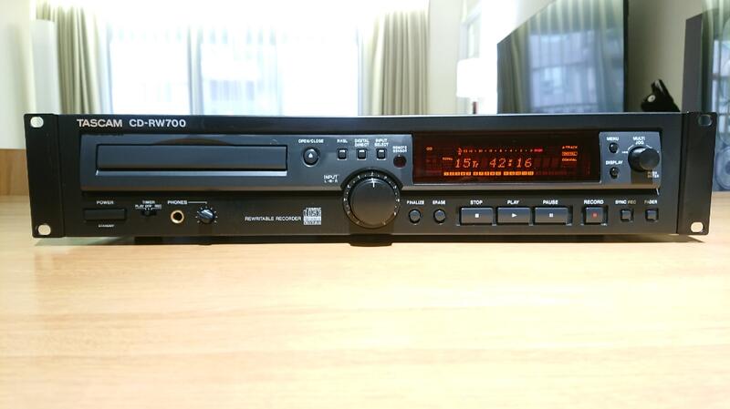 TASCAM CD-RW700 專業用錄音座錄/放音功能正常可以使用一般電腦用的燒