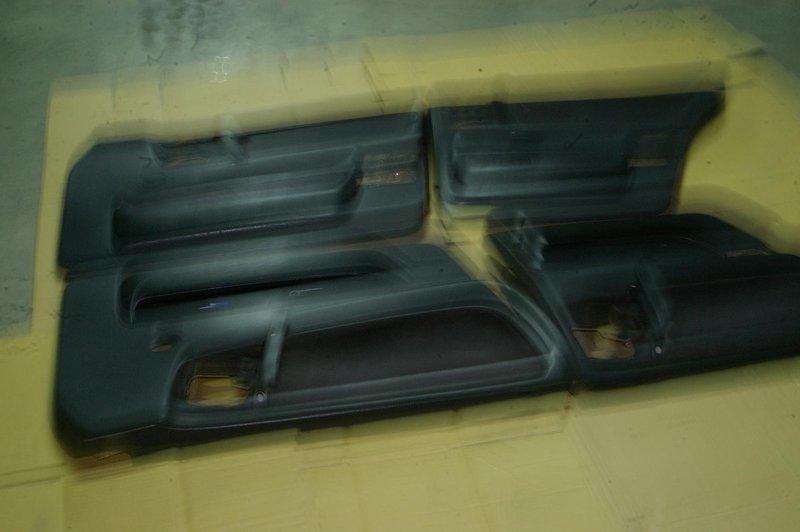 Saab/紳寶     (五門 CSE)車內門飾板 (中古品) 黑色