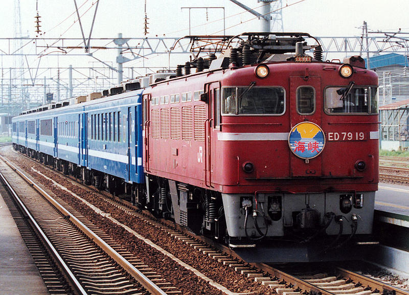 通販最安TOMIX HO-2014 JR ED79 0形 電気機関車（Hゴムグレー） ＊新品未走行＊ 機関車