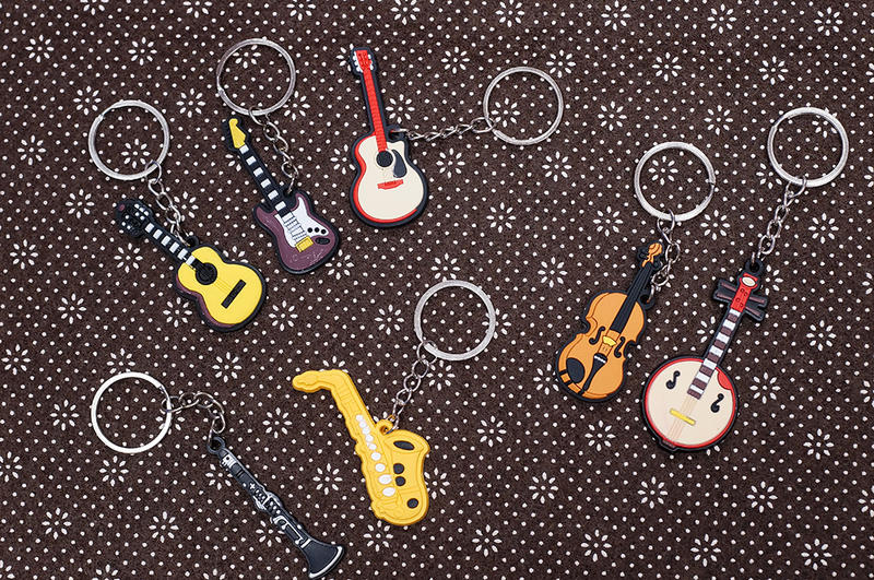 【博斯音樂】創意樂器鑰匙圈 樂器造型鑰匙圈 中阮 吉他 電吉他 薩克斯風 單簧管 小提琴 小巧可愛