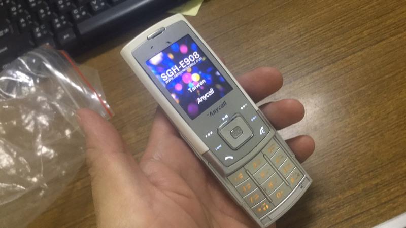 SAMSUNG E908 ~2G中古機 手機，附一個電池+ 旅充 功能正常 53E