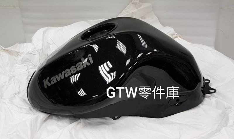 《GTW零件庫》川崎 KAWASAKI 油箱 油桶 黑 庫存新品