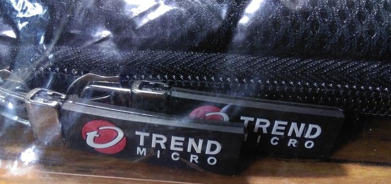 [民] 全新未拆封 | 趨勢科技 TrendMicro | 黑色筆記型電腦內膽 保護包 保護套 保護帶