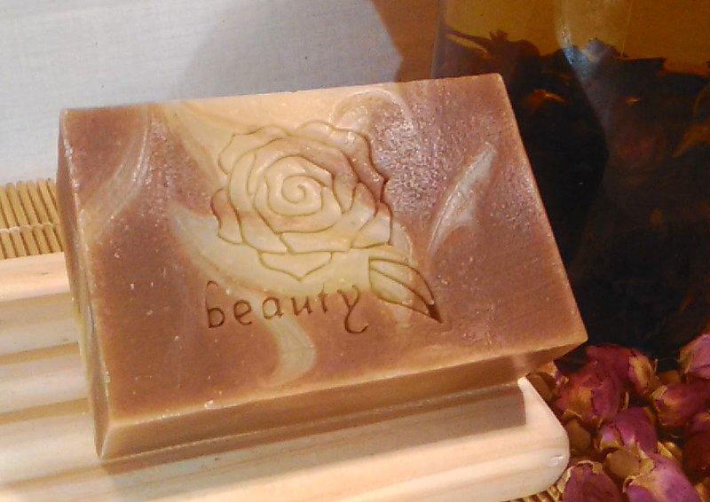玫瑰皂《自然生活》／冷製手工皂／非皂基／植物油／沐浴皂