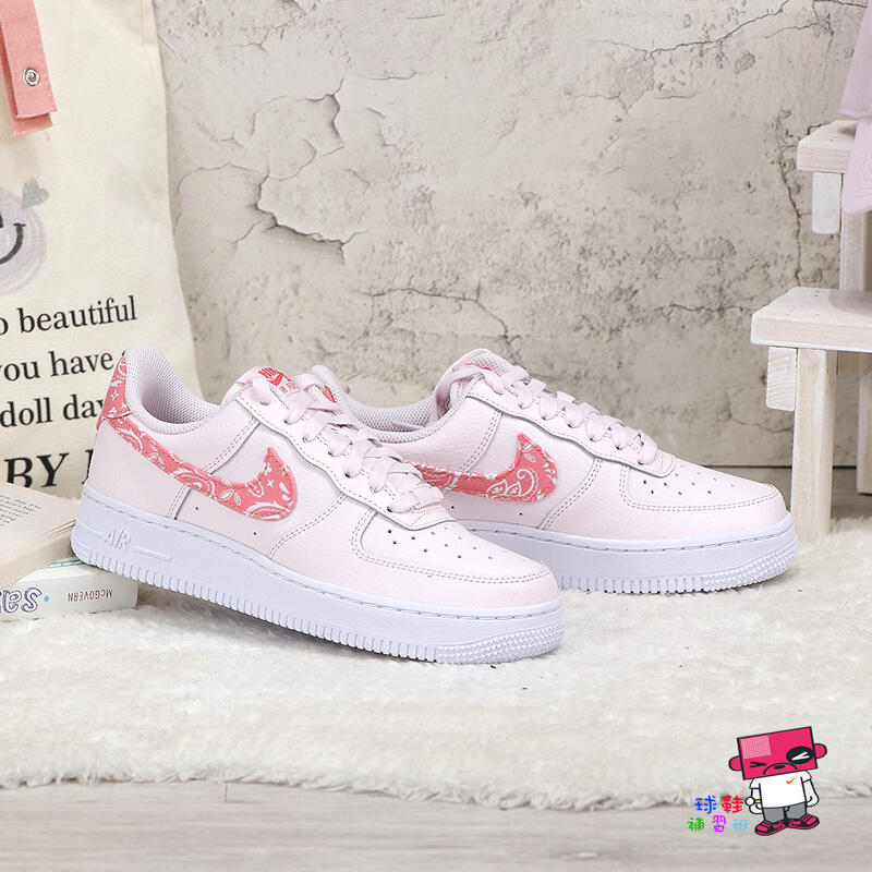 球鞋補習班W NIKE AIR FORCE 1 07 ESS PAISLEY 變形蟲腰果花女FD1448