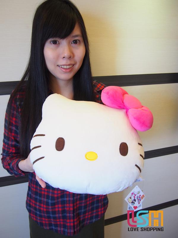 【愛購樂】 Hello Kitty 暖手枕 30CM 正版授權 玩偶 娃娃 抱枕