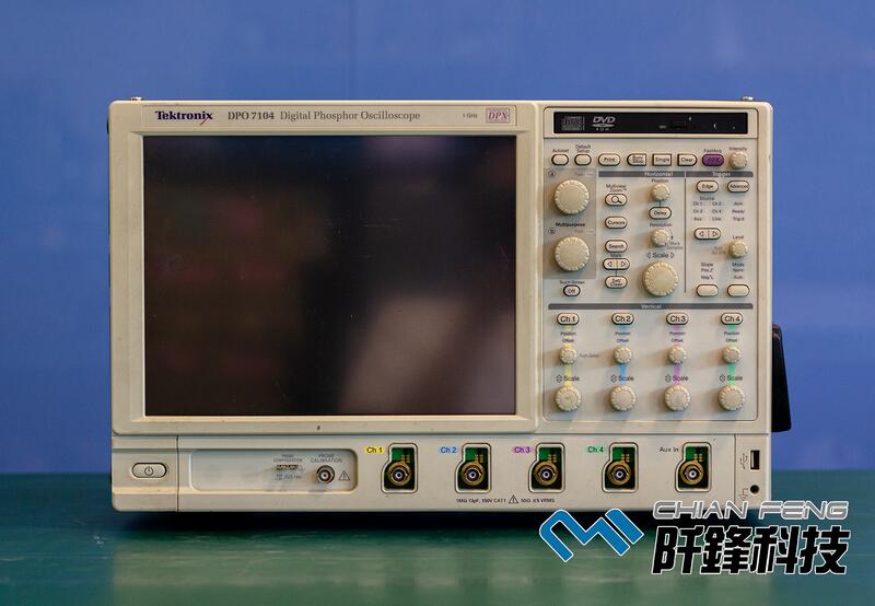 Tektronix DPO7104 Digital Phosphor Oscilloscope（1）-