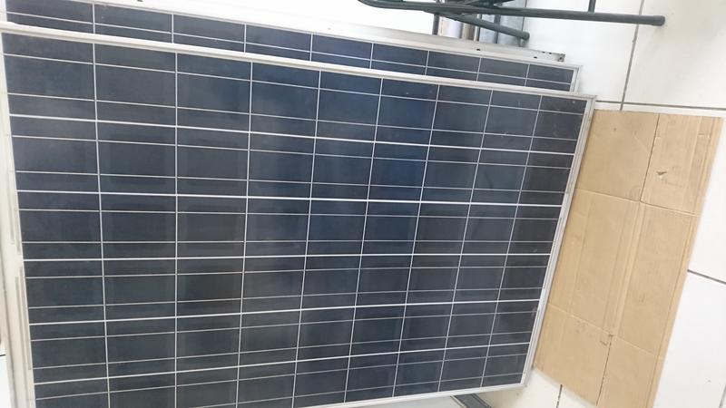 200W太陽能板(中古)便宜賣