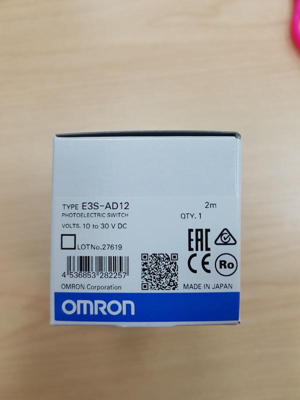 OMRON  E3S-AD12 光電開關