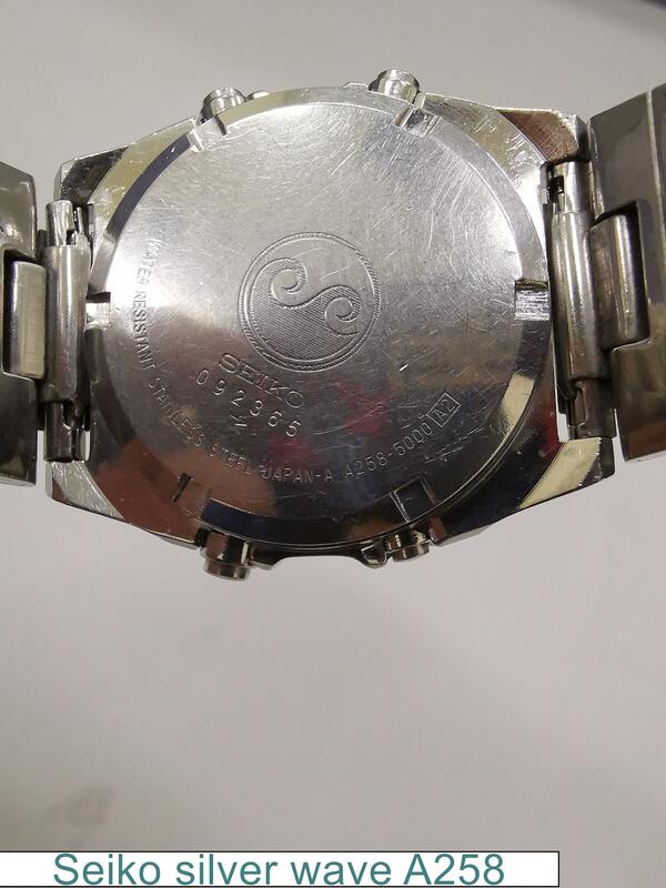 稀有 '年代 液晶顯示電子錶 二手良品#   露天