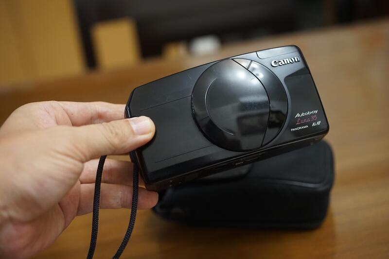 售】Canon Autoboy Luna35 35-70mm 滑蓋相機輕巧傻瓜相機附CR123電池8 