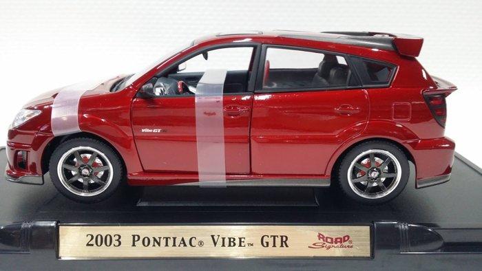 【統一模型】Road Signature《Pontiac：Vibe GTR/2003/紅色》靜態車.合金汽車1: 18